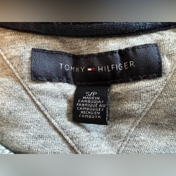 Men’s Tommy Hilfiger Long-Sleeve - Picture 3 of 3